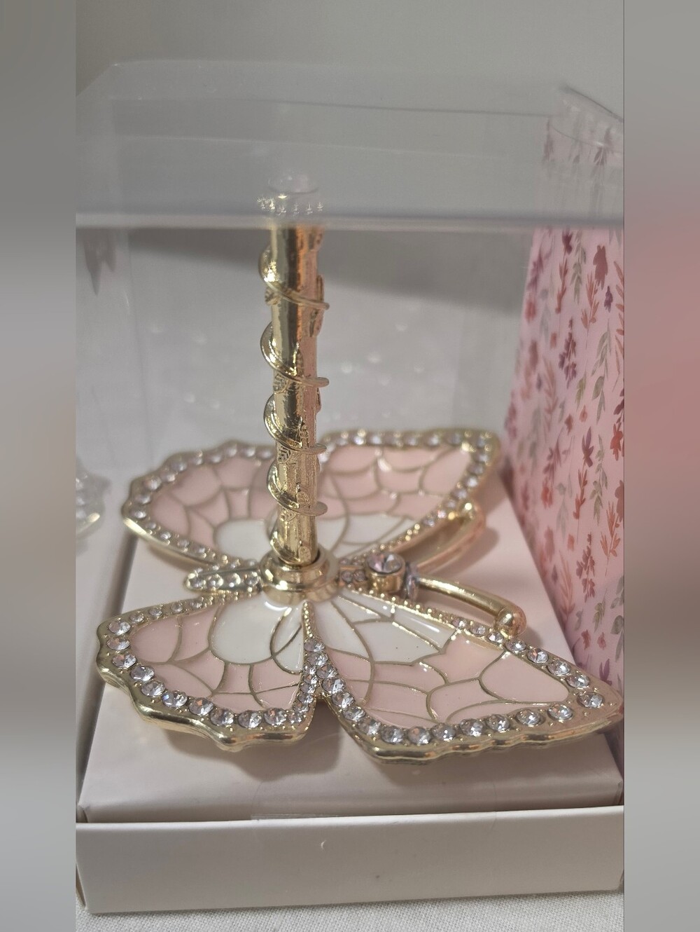 Butterfly Ring Holder Jewelry Stand in Pink and Gold - Picture 4 of 5